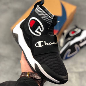 Picha ya Champion Black Running Shoes. — Pixel Watch Picha ya Ukuta