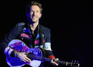 Picha ya background nyeusi ya Chris Martin. — Mustawi Halisi Picha ya Ukuta