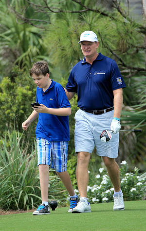 Ernie Els Na Ben Els — Lenovo Legion Y700 AI Picha ya Ukuta