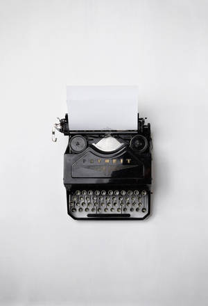 Fayorit Typewriter Weusi na Mweupe wa Kichwa wallpaper — Safi Picha ya Ukuta