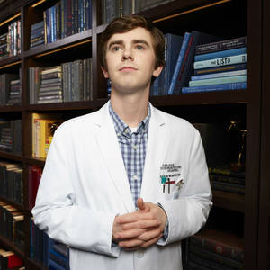 Freddie Highmore Kama Dr. Shaun wallpaper — Tecno Phantom V Flip Picha ya Ukuta