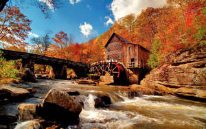 Picha ya mandhari ya Grist Mill Sunny Autumn.