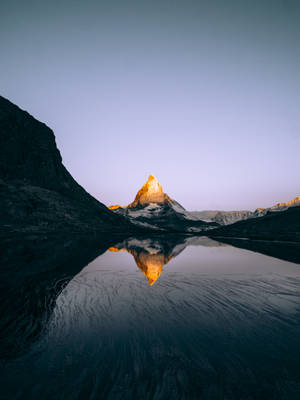 iPad Pro Mountain With Sunlight And Lake — iPad Mini Picha ya Ukuta