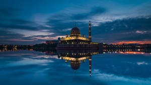 Jakarta Water Reflection wallpaper — Magharibi Picha ya Ukuta