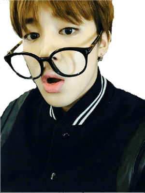 Jimin Mwenye Mshangao Akiwa na Miwani
