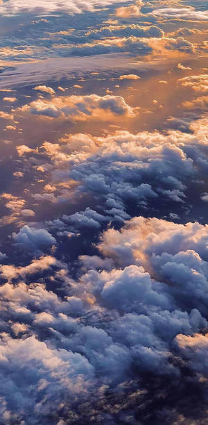 Juu ya mawingu iPhone 12 wallpaper — iPhone 12 Picha ya Ukuta