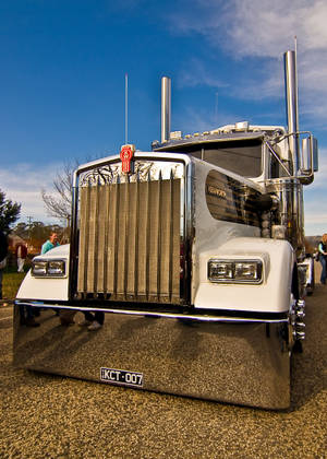 Kenworth Bamba la Shiny Chrome wallpaper — IQOO Pad5 Picha ya Ukuta