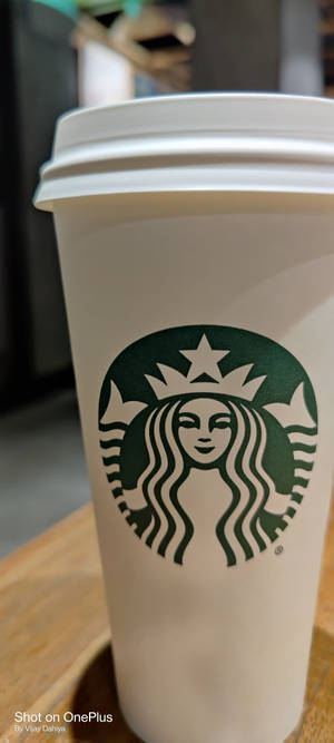 Kikombe cha Starbucks cha Weusi iPhone — iPhone 12 Pro Max Picha ya Ukuta