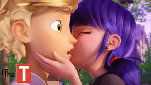 Ladybug na Cat Noir wakibusu mshangao wallpaper