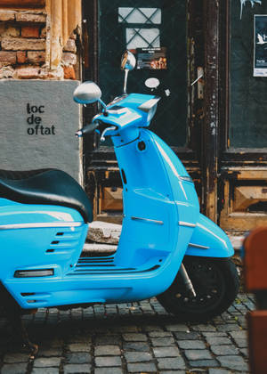 Light blue scooter wallpaper — OnePlus Pad Picha ya Ukuta