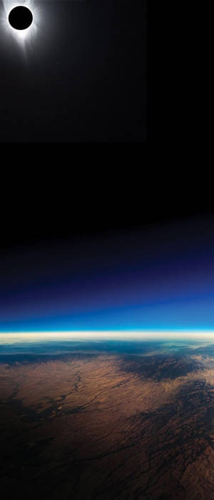 Majestic Earth Punch Hole 4K — Sony Xperia Picha ya Ukuta