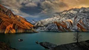 Orange and white rocky mountains in Alborz, Iran wallpaper.