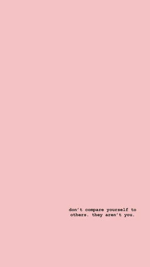 Mandhari ya pink yenye nukuu ya kutia moyo na mwonekano wa kihafidhina