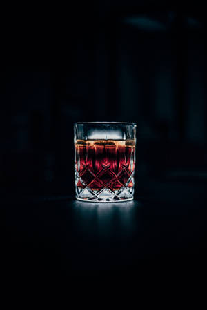 Minimalist Glass Of Whiskey — Xiaomi Pad 9 Pro Picha ya Ukuta