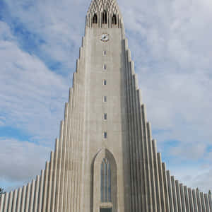 Mnara wa Kati wa Hallgrimskirkja Nje — GIF ya simu Picha ya Ukuta