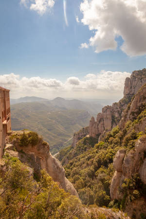 Montserrat Forest Mountains — Huawei MatePad Air (2026) Picha ya Ukuta