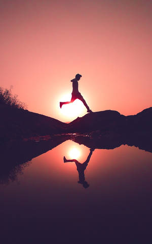 Parkour Man At Sunset wallpaper — Moto Pad 70 Pro Picha ya Ukuta