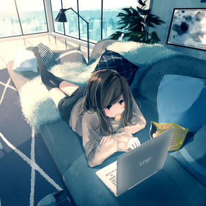 Mwanamke wa Anime Amshiwa Akifanya Kazi kwenye Laptop Yake