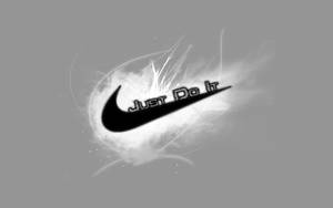 Nike Nyeusi na Nyeupe Baridi