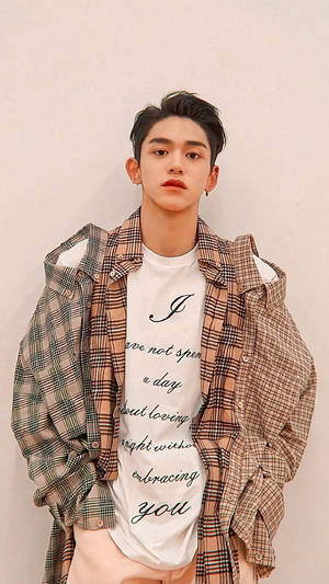 Nusu Kipande Polo Nct Lucas — Kpop GIF Picha ya Ukuta