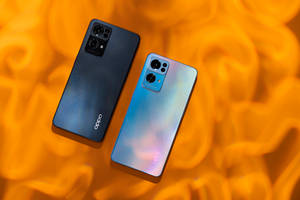 Oppo Phones Flat Lay — Oppo Picha ya Ukuta