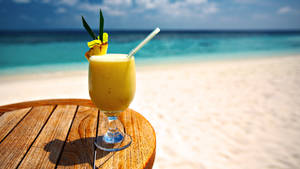 Pina Colada Tropical Drink wallpaper — Chromebook Picha ya Ukuta