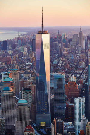 Pink And Blue One World Trade Center — Huawei MatePad Air (2026) Picha ya Ukuta