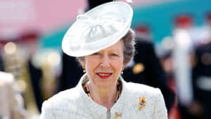 Princess Anne Mwenye Uwele Mweupe Ulioshehere — Nyeupe aesthetic Picha ya Ukuta