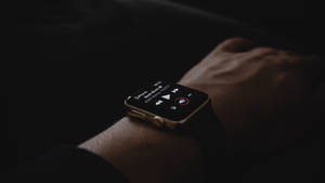 Saa Apple na Mabango Nyeusi-Pitch — Apple Watch Picha ya Ukuta