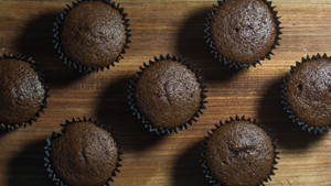 Seven Black Muffins wallpaper — iMac Picha ya Ukuta