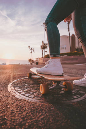 Shoe On Skateboard Skater Aesthetic With Sunbeam Effect — Huawei MatePad Pro Max Picha ya Ukuta
