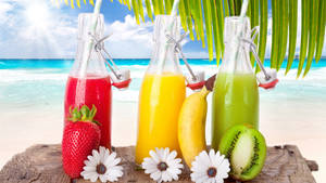 Strawberry, Banana na Kiwi Tropical Drink wallpaper — Chromebook Picha ya Ukuta
