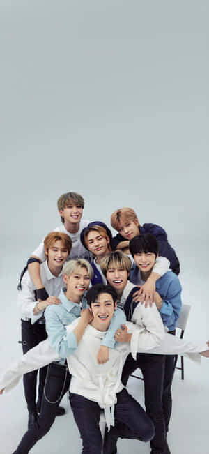 Stray Kids 2020 — Pixel 8a Picha ya Ukuta