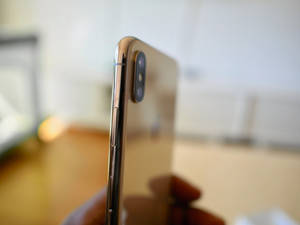 Gold Iphone Xs Wallaper — iPhone Xs Picha ya Ukuta