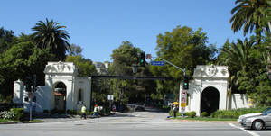 Picha ya mlango wa Sunset Boulevard Bel-Air