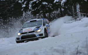 Thrilling Ice Racing Action — MacBook Pro 13 Picha ya Ukuta