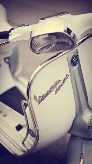 Wallpaper ya Vespa Sprint ya Kifahari ya Rangi ya White Retro
