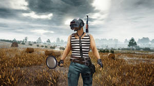 Victor Katika Pubg Akizungusha Kifua 1366x768 — Mchezo wa kuigiza Picha ya Ukuta