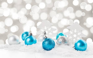 Blue and silver Christmas balls decor wallpaper — Neutral Picha ya Ukuta