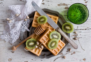 Waffles Kiwi Flat Lay wallpaper — Mfafanuzi Picha ya Ukuta
