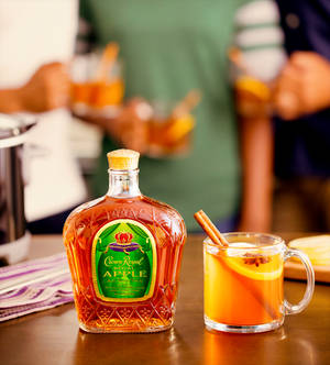 Whisky ya Regal Apple — Honor Magic V Picha ya Ukuta