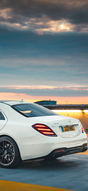 White Mercedes Benz Rear IPhone — iPhone 11 Pro Max Picha ya Ukuta