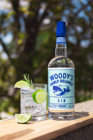Woody’s Gin — Xiaomi Pad 9 Pro Picha ya Ukuta