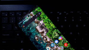Xiaomi Smartphone Katika Kibodi — Xiaomi Picha ya Ukuta