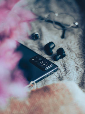 Xiaomi Telefoni Kwenye Kitanda — Xiaomi Picha ya Ukuta